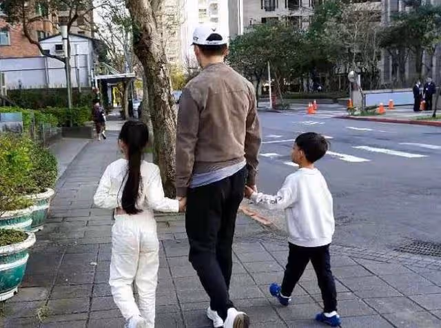 曝S媽已接受新女婿具俊曄,小S老公罕見表態,透露大S新婚很幸福