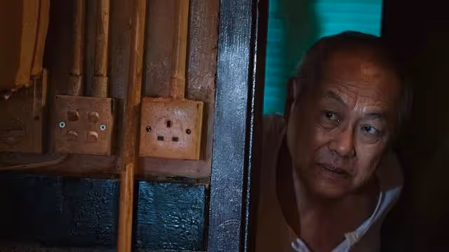 73歲前TVB老戲骨新劇 化「詐屍」妝要三個鐘頭，曾追求薛家燕