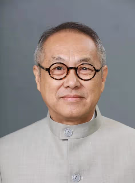 73歲前TVB老戲骨新劇 化「詐屍」妝要三個鐘頭，曾追求薛家燕