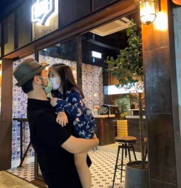 公開控訴丈夫偷食？前知名港姐深夜發文後秒刪：我老公對我不忠
