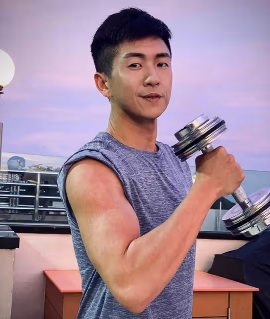有愛！TVB上位小生街頭救下走失狗狗，成功找到主人獲贊好人好事