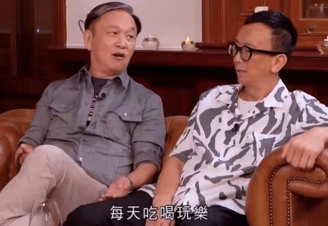 知名導演自曝曾被成龍不屑!節目重現對方表情,不僅歪嘴還翻白眼