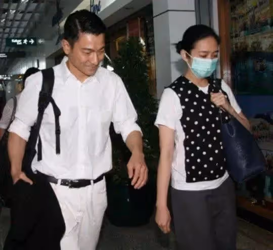 劉德華不吃肉原因曝光!竟調侃老婆身材胖不怕跪榴槤