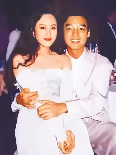 鐘鎮濤女兒被3所名校搶著要!感動到痛哭流涕,老爸直言太驕傲,網友:與姐姐現況差別太大