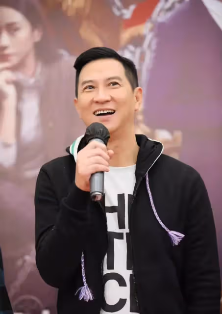 演員關詠荷,從南非撿回一個老公,結婚20年終獲幸福