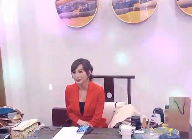 眾港星上海封控生活,羅霖開心收免費食物,劉嘉玲億元豪宅隔離