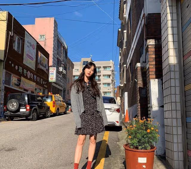 嚴賢璟公開婚紗照,慶祝新劇大圓滿結束,35歲卻仍似20齣頭少女