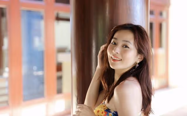 香港知名女星大病後宣告復出!簽下終身合約,嫁富商已成兩孩之母