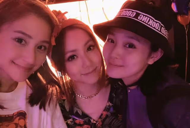 香港知名女星大病後宣告復出!簽下終身合約,嫁富商已成兩孩之母