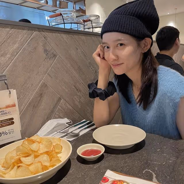 坦言對感情很積極,安孝燮早在去年承認有女友,還贊對方是腦性女