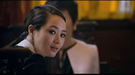 她是著名影后,為母還巨額債務,至今存款為零租房住