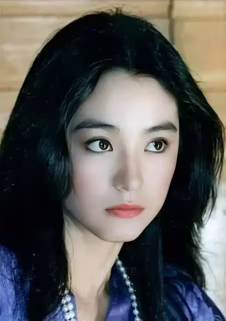 林青霞:17歲走紅,40歲成大美人,我卻看到了她骨子裡的自卑