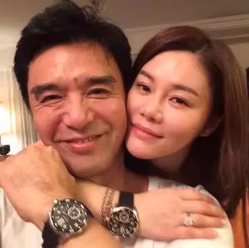 鍾鎮濤宣告破產,小12歲妻共患難,前妻求複合「果斷拒絕」今68歲做4寶爸,感謝現任:是你給我第二次成功!