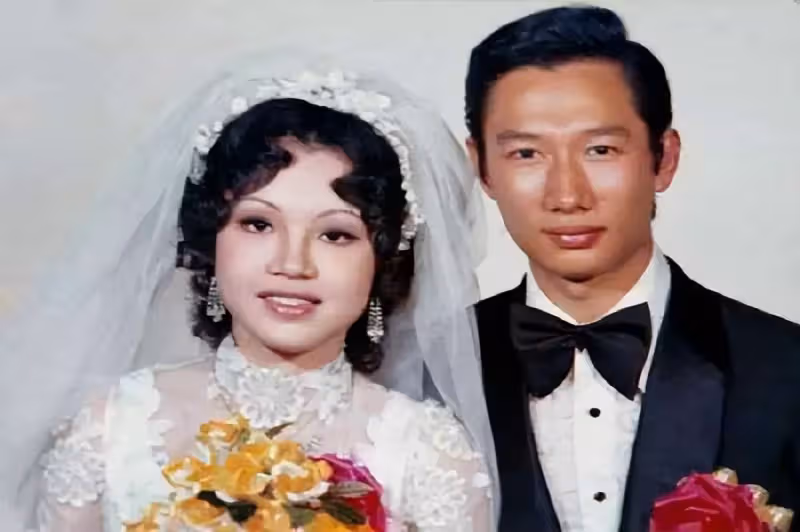 她在34歲時嫁郭台銘,40歲生三胎,結婚14年丈夫72歲了,在其他女人眼中她是不折不扣的成功者