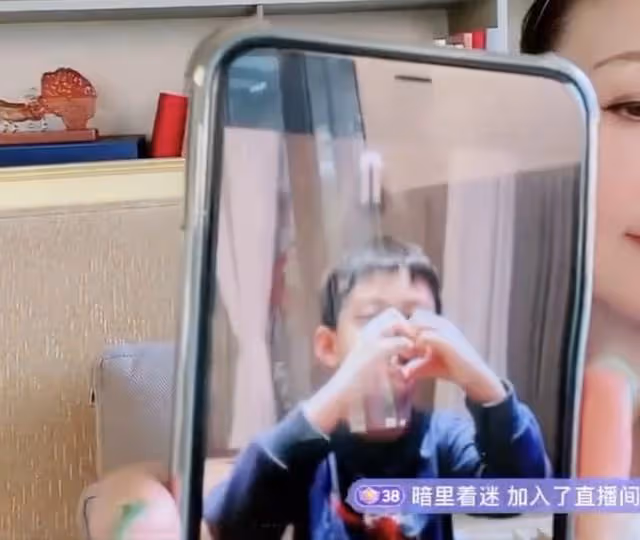 張蘭喜迎64歲生日,大S為其發孫子祝福視頻,汪小菲獨自準備驚喜