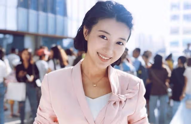 TVB前知名女星轉行做網紅!遭網友質疑整容,為轉運已低調改名