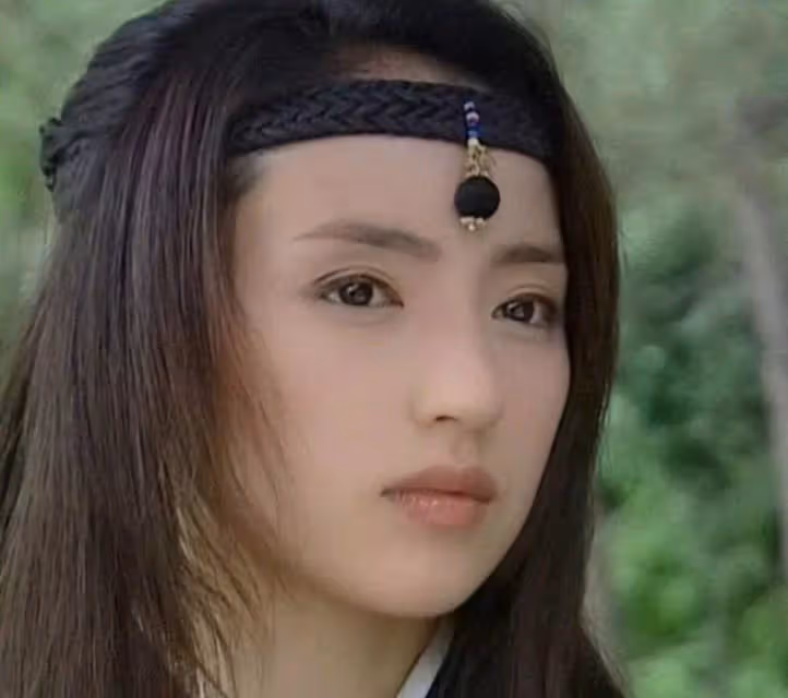 「臉盲癥」犯了!娛樂圈中6對「撞臉」的女星,讓人傻傻分不清楚
