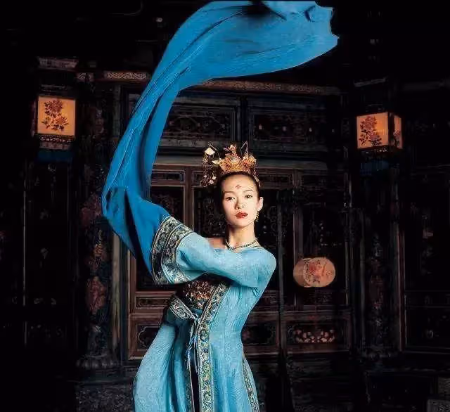 「臉盲癥」犯了!娛樂圈中6對「撞臉」的女星,讓人傻傻分不清楚