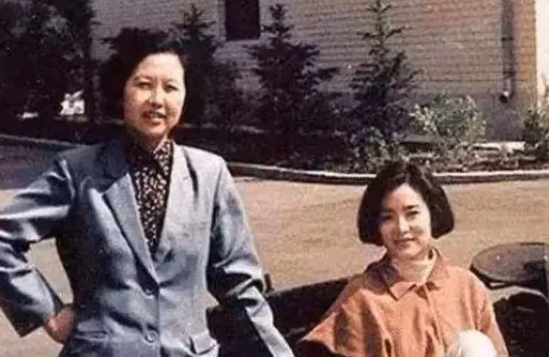 林青霞親姐姐:嫁到河南,每月450元退休金,姐妹分散42年才見面