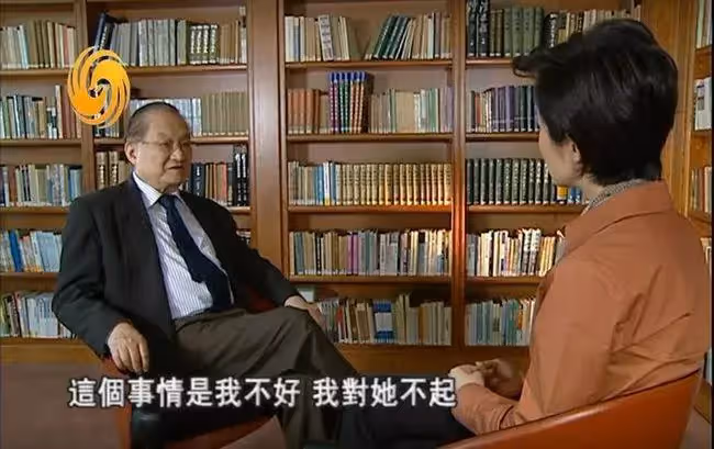 1976年，金庸撕掉失婚書，朱玫鐵了心拒絕：離都離了，沒有回頭路