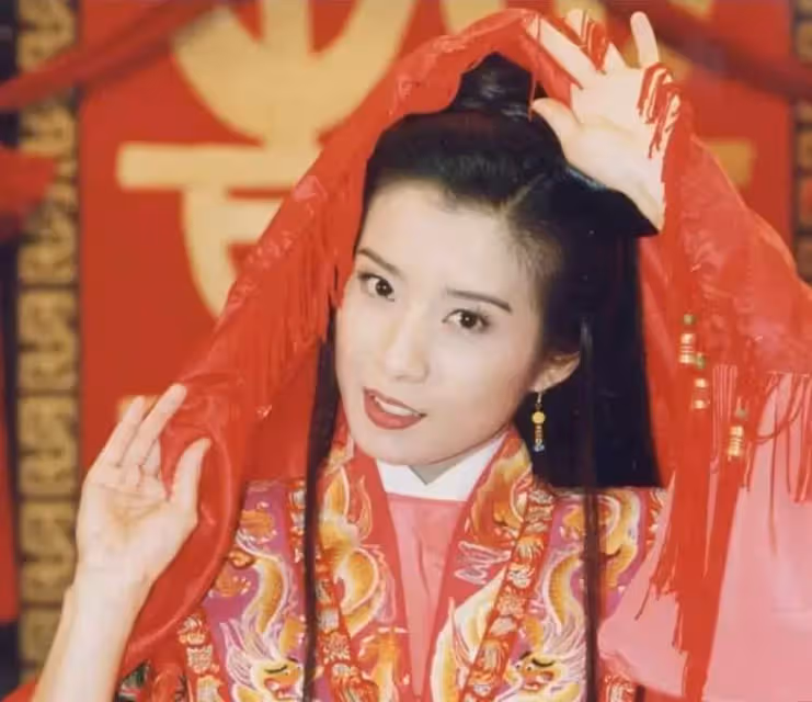 曾被瓊瑤贊「與世無爭白玫瑰」岳翎急流勇退,棄星途遠走加拿大,15年後被偶遇:享受最平凡的生活