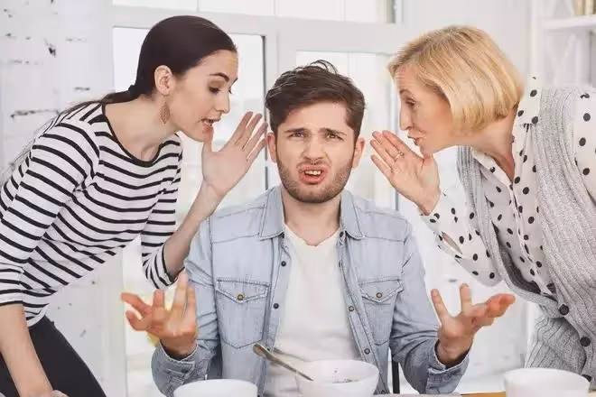 岳母退休也沒事幹，來伺候咱媽怎麼不行？妻子的回答丈夫愣了