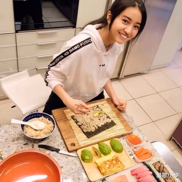 日本最美星二代木村光希,完美身材掀熱話,大方分享木村家飲食法