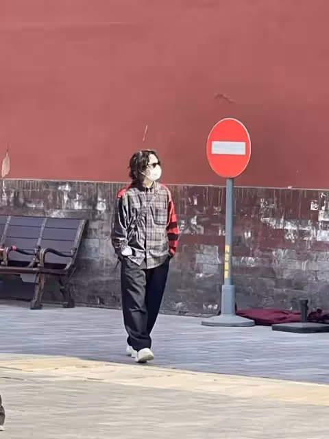 李承鉉一家三口游故宮,7歲lucky長腿搶鏡,戚薇疑懷二胎孕味十足