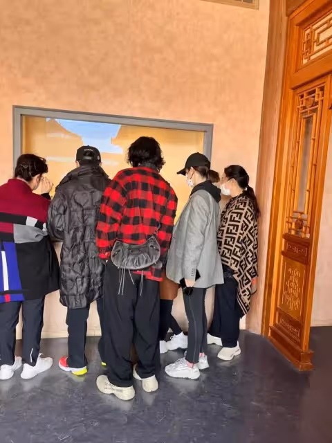 李承鉉一家三口游故宮,7歲lucky長腿搶鏡,戚薇疑懷二胎孕味十足