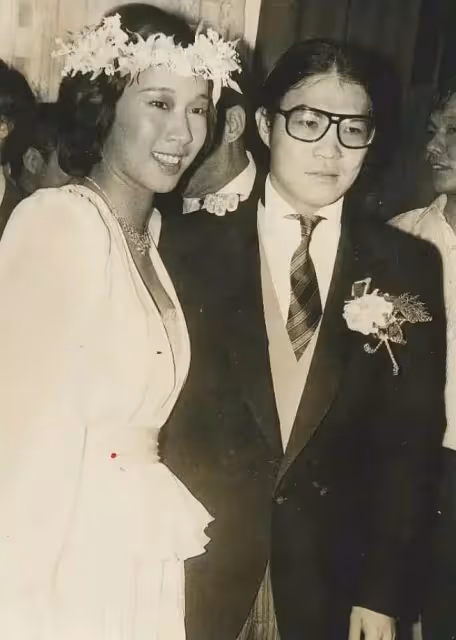 郭晶晶婆婆朱玲玲：50歲再當新娘，沒辦法不嫁，他太寵我了