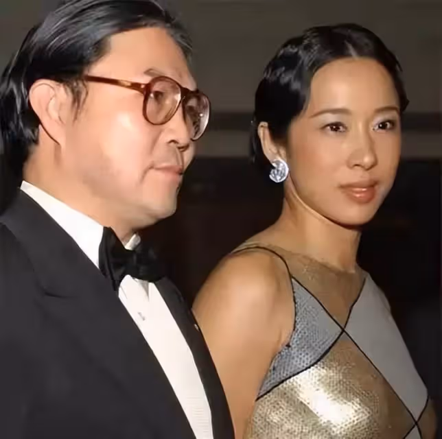 郭晶晶婆婆朱玲玲:50歲再當新娘,沒辦法不嫁,他太寵我了
