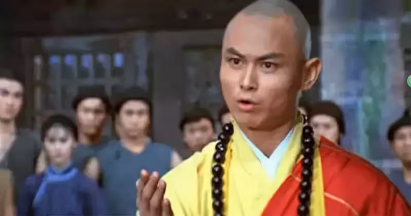 66歲劉家輝近照曝光，滿頭白髮精神奕奕，癱瘓後留居老人院已11年！