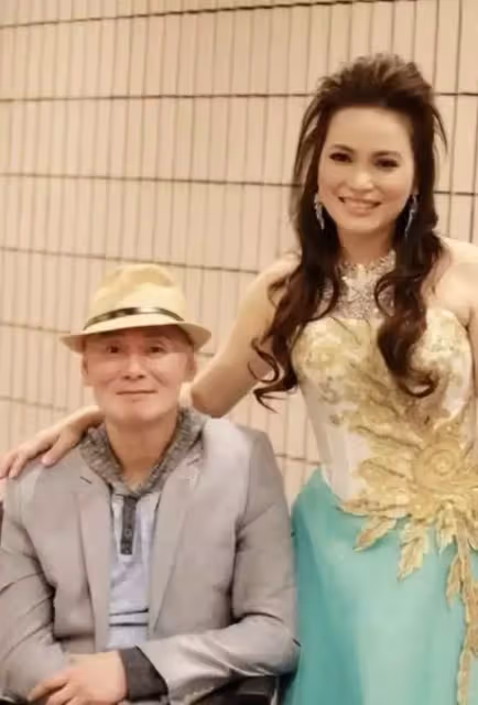 66歲劉家輝近照曝光，滿頭白髮精神奕奕，癱瘓後留居老人院已11年！