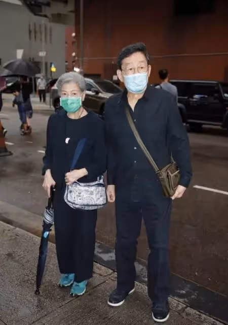 89歲胡楓近照曝光,西裝筆挺精神奕奕,喪妻後與86歲羅蘭形影不離,網友感歎:這是最好的友情,讓人羨慕