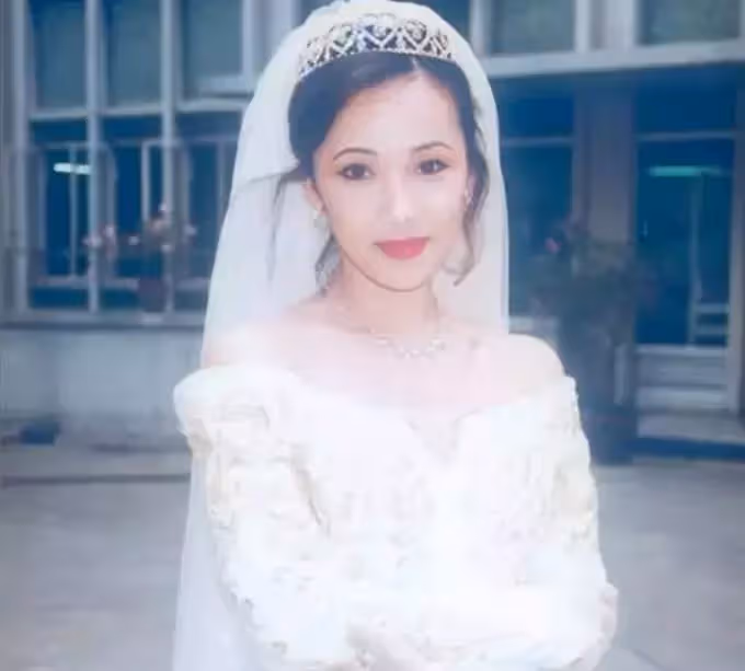 韓馬利姐妹同框照曝光,妹妹美貌出眾曾參加港姐,與翁美玲是同屆佳麗,網友:她的演技相當不錯