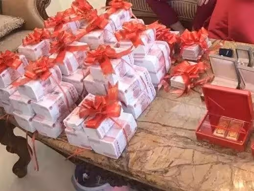 和女友戀愛三年，如今她催婚，我拒絕：你家太窮，我不會和你結婚