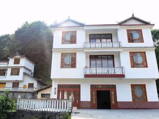 我把婚前房借給小舅子住，我讓他負責交物業費，老婆鬧離婚