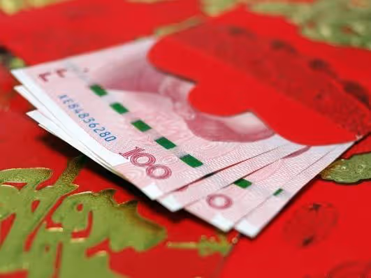 表妹出嫁，我想隨禮三萬，老婆卻給了一千，我給老婆一巴掌
