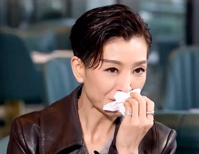 53歲TVB前女星談及已故亡夫落淚,稱對方是指路人,結婚13天離世