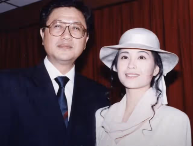 53歲TVB前女星談及已故亡夫落淚,稱對方是指路人,結婚13天離世
