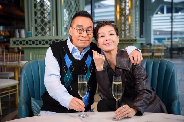 53歲TVB前女星談及已故亡夫落淚,稱對方是指路人,結婚13天離世