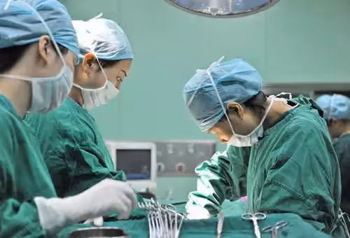 孕媽生出龍鳳胎!護士激動報喜「卻被醫院開除」 不開除「根本沒辦法交代」醫生:活該你多嘴!
