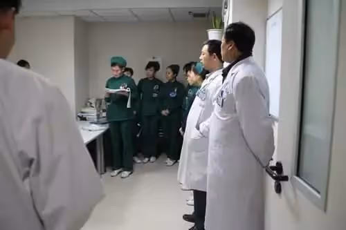 孕媽生出龍鳳胎!護士激動報喜「卻被醫院開除」 不開除「根本沒辦法交代」醫生:活該你多嘴!