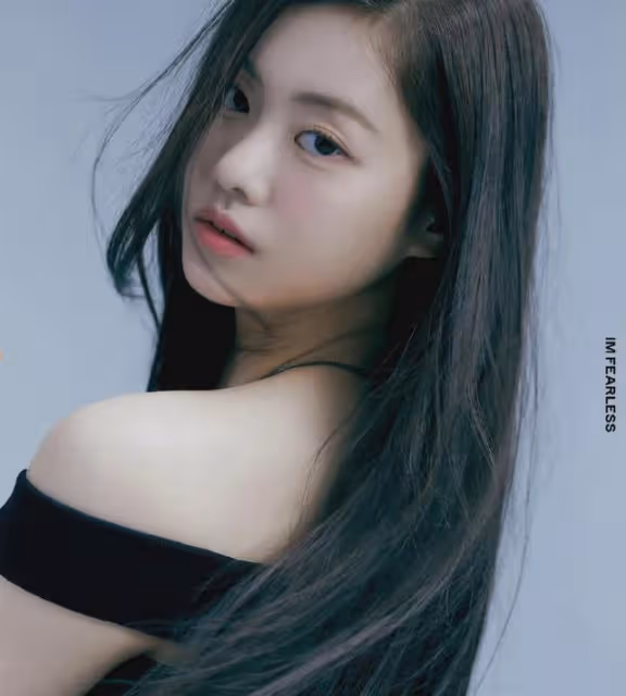 HYBE為新女團成員洗白,他們將不當言論和不雅手勢,說成是女王范