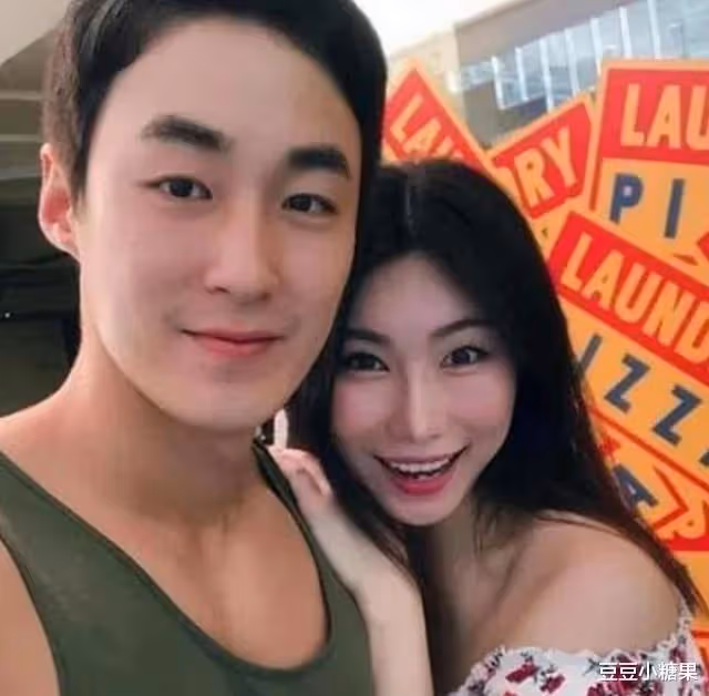 42歲阿姨倒追25歲健身教練,不顧反對結婚生子,二人現在怎樣
