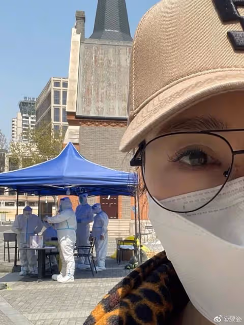 黎姿現身上海為開分店做準備,曾傳加盟《浪姐3》,發文疑作回應