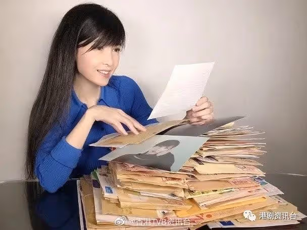 TVB甜姐同老公拍拖放閃！嘟嘴勁恩愛曬拖手相