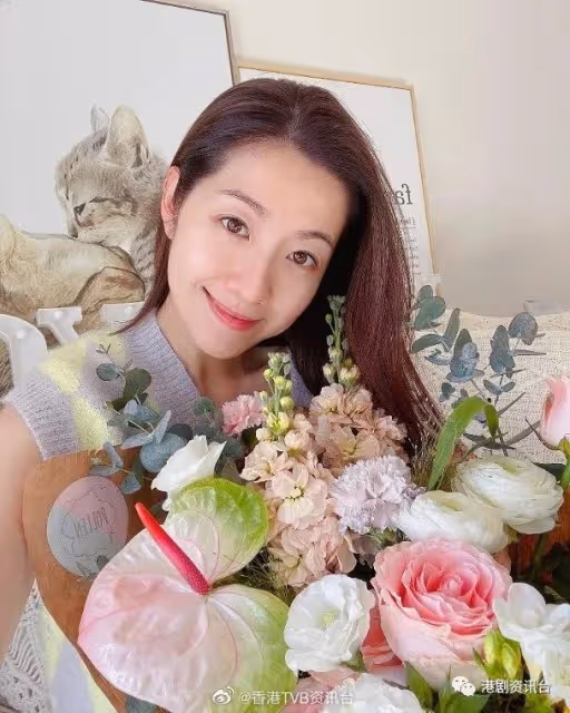 黎姿身處上海曬自拍為醫護打氣！陳自瑤素顏靚到好似18歲