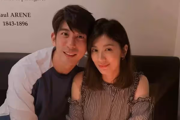 梧桐妹難得回家！修杰楷獨自在家「照顧3女兒沒問題」　賈靜雯不在「和繼女互動曝光」網讚：太羨慕