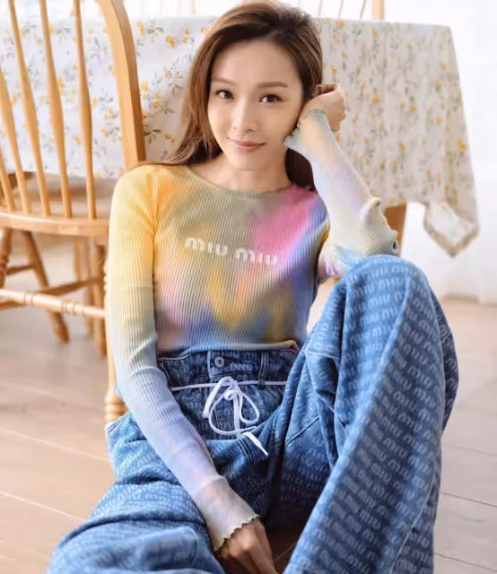 李佳芯入選全球百大美女,黃偉文入選百大型男,自認不配宣布退選